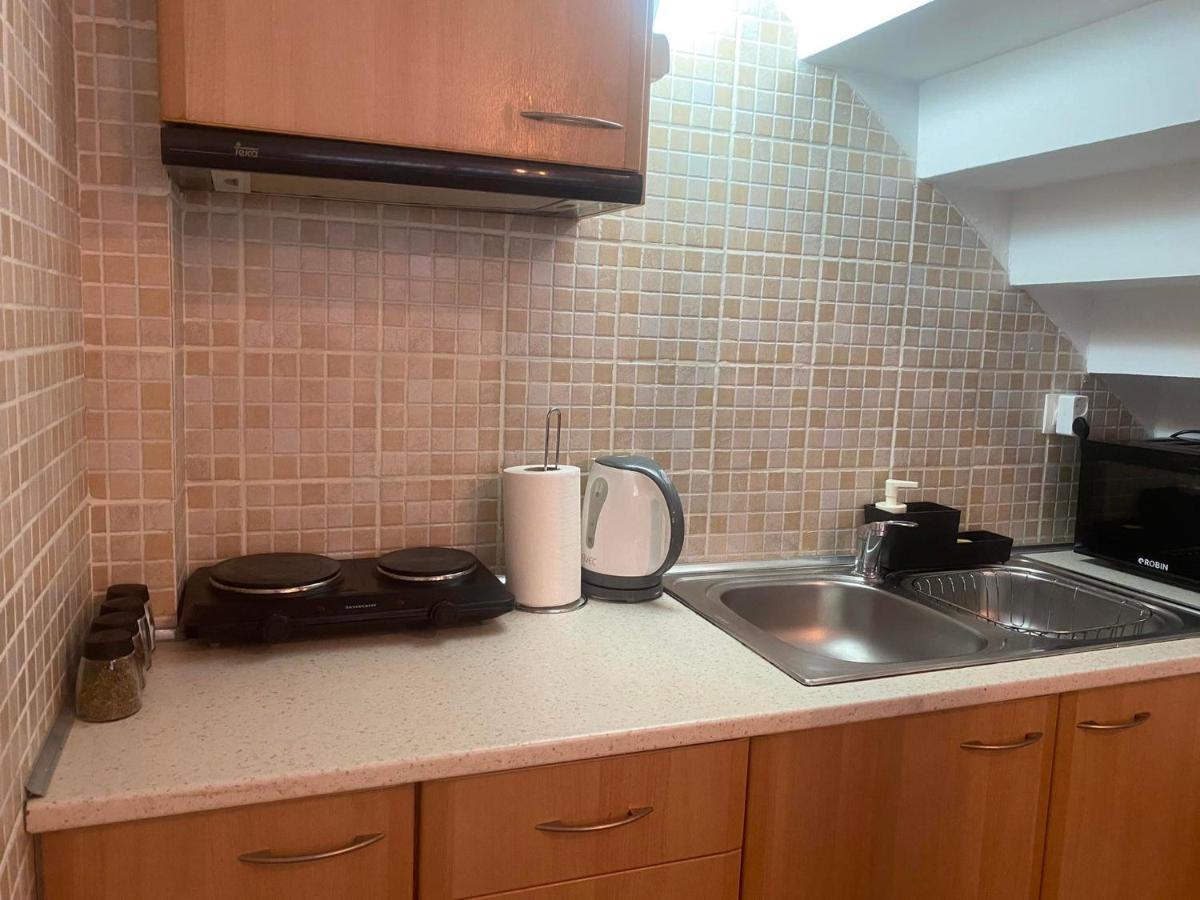 Cozy Maisonette Next To Plaka Атина Екстериор снимка